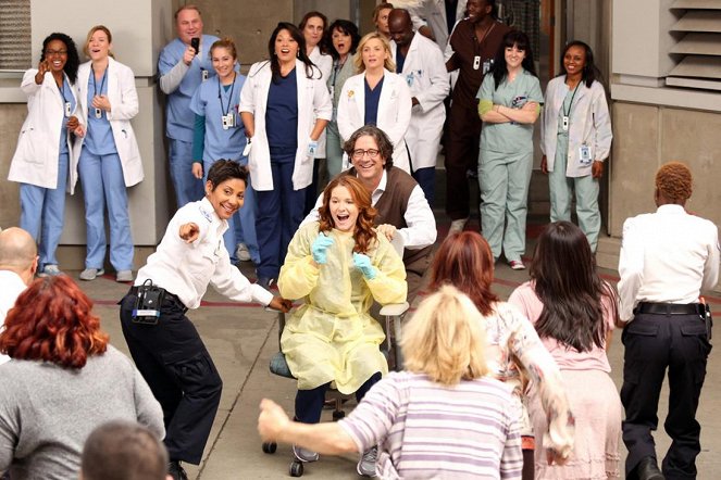 Grey's Anatomy - Season 9 - Readiness Is All - Photos - Jerrika Hinton, Tessa Ferrer, Sara Ramirez, Sarah Drew, Jessica Capshaw