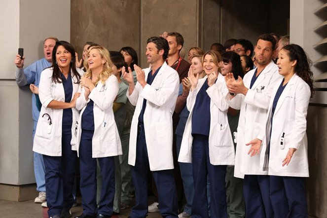 Grey's Anatomy - Season 9 - Readiness Is All - Photos - Sara Ramirez, Jessica Capshaw, Patrick Dempsey, Ellen Pompeo, Justin Chambers, Sandra Oh