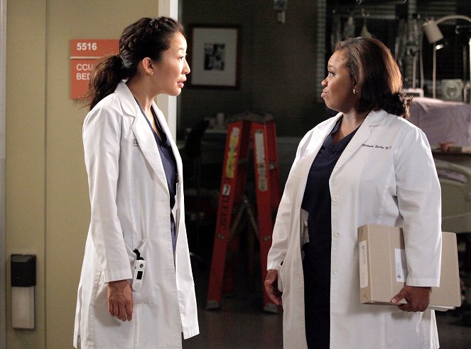 Grey's Anatomy - Season 9 - I Was Made for Lovin' You - Photos - Sandra Oh, Chandra Wilson