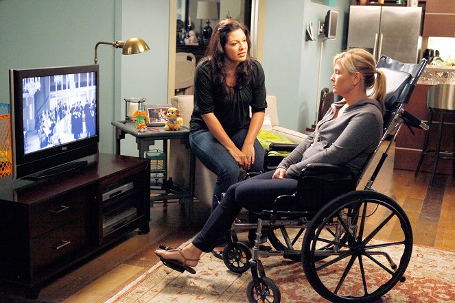 Grey's Anatomy - Season 9 - Love the One You're With - Photos - Sara Ramirez, Jessica Capshaw
