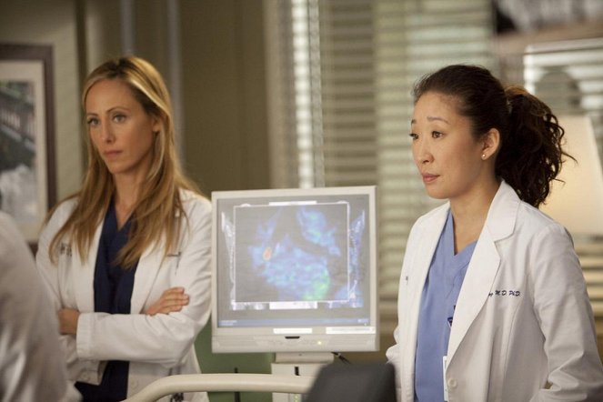 Grey's Anatomy - Die jungen Ärzte - Der große Abflug - Filmfotos - Kim Raver, Sandra Oh