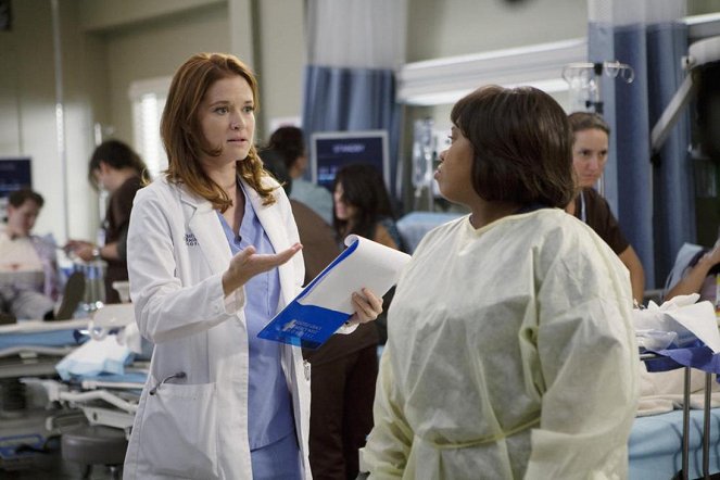 Grey's Anatomy - Season 8 - Free Falling - Van film - Sarah Drew, Chandra Wilson