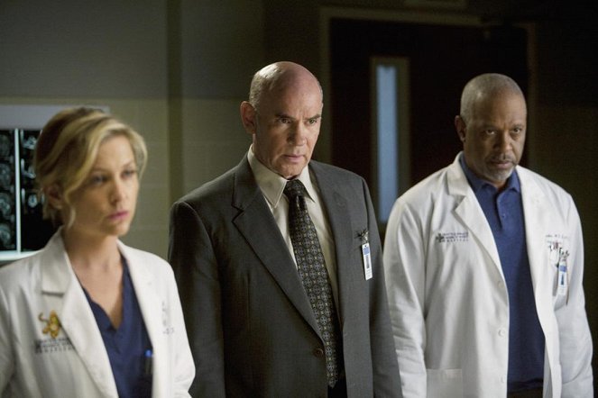 Grey's Anatomy - Jouer gros - Film - Mitch Pileggi, James Pickens Jr.