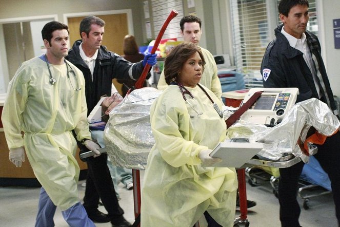 Grey's Anatomy - Season 6 - I Saw What I Saw - Photos - Robert Baker, Chandra Wilson