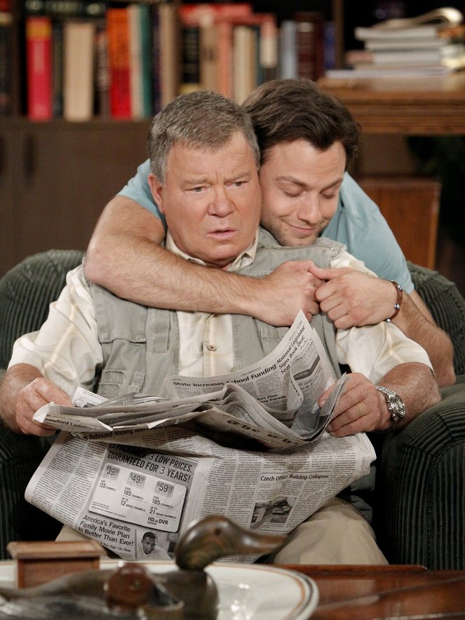 Shit! My Dad Says - The Truth About Dads & Moms - Filmfotos - William Shatner, Jonathan Sadowski