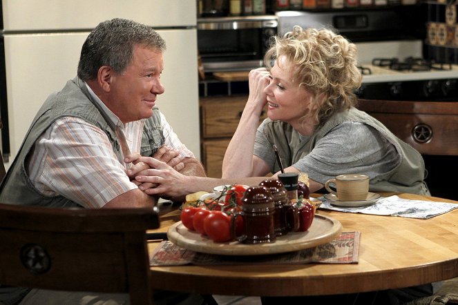 $#*! My Dad Says - Lock and Load - Photos - William Shatner, Jean Smart