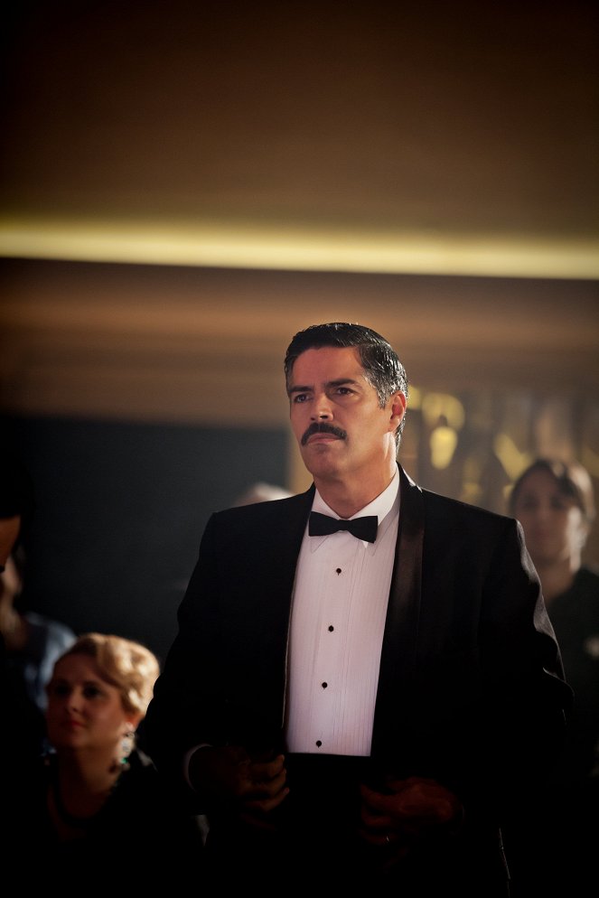 Magic City - Crossroads - Photos - Esai Morales