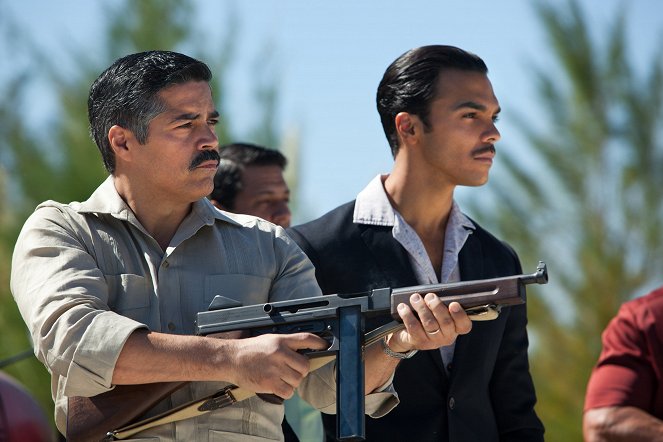 Magic City - Season 2 - World in Changes - Photos - Esai Morales, Shalim Ortiz