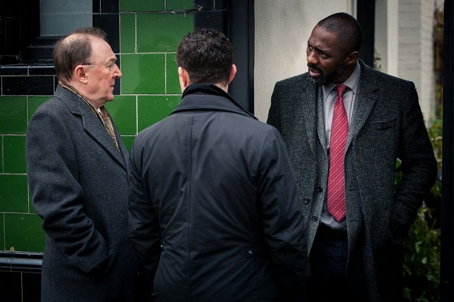 Luther - Season 3 - Episode 1 - Filmfotos - Dermot Crowley, Idris Elba