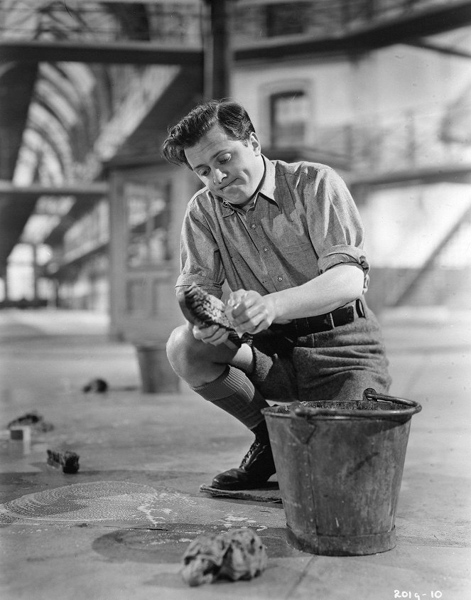 Boys in Brown - Photos - Richard Attenborough