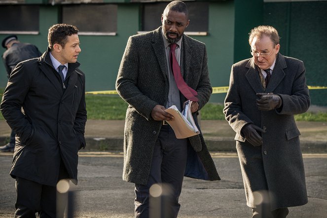 Luther - Epizoda 3 - Z filmu - Warren Brown, Idris Elba, Dermot Crowley