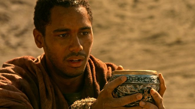 Once Upon a Time - Nimue - Film - Elliot Knight
