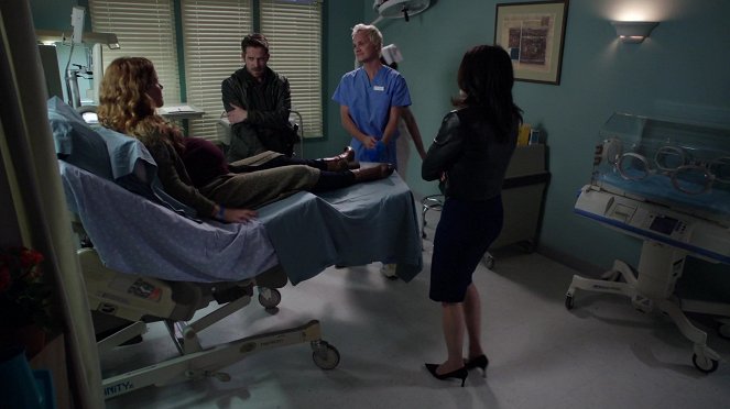 Once Upon a Time - Birth - Photos - Sean Maguire, David Anders