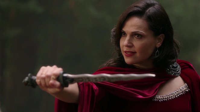 Once Upon a Time - Birth - Photos - Lana Parrilla