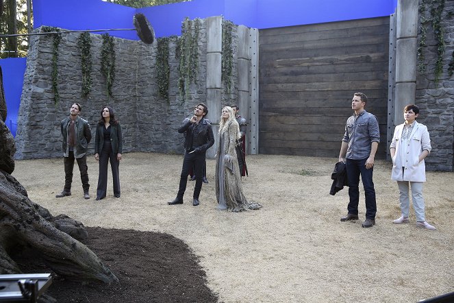 Once Upon a Time - The Price - Making of - Sean Maguire, Lana Parrilla, Colin O'Donoghue, Jennifer Morrison, Josh Dallas, Ginnifer Goodwin