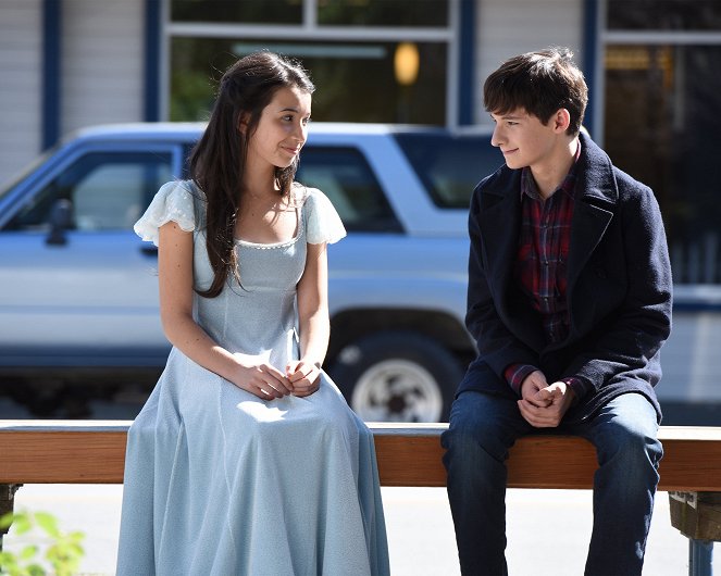 Once Upon a Time - Season 5 - Dreamcatcher - Photos - Olivia Steele-Falconer, Jared Gilmore