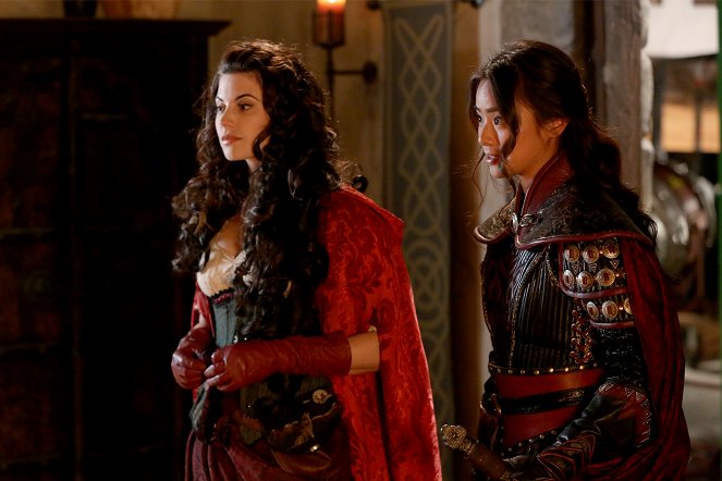 Once Upon a Time - The Bear King - Van film - Meghan Ory, Jamie Chung