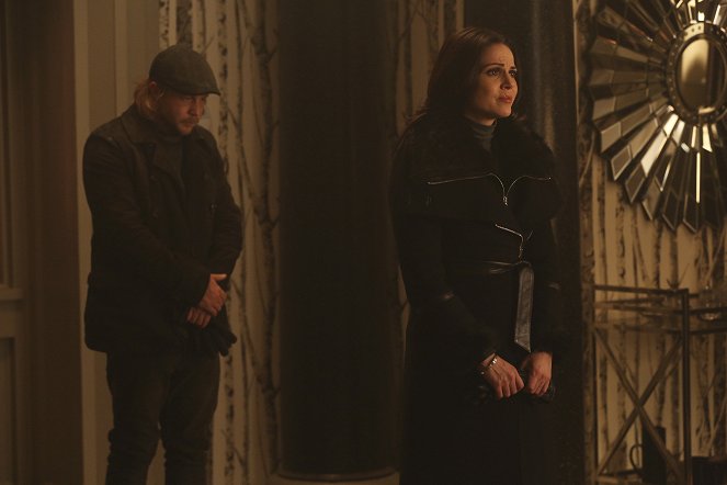 Once Upon a Time - Souls of the Departed - Photos - Steven Robertson, Lana Parrilla