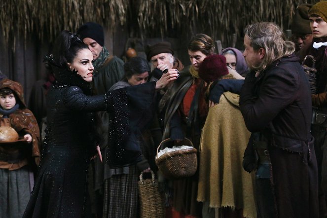 Once Upon a Time - Souls of the Departed - Photos - Lana Parrilla