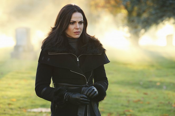 Once Upon a Time - Souls of the Departed - Kuvat elokuvasta - Lana Parrilla