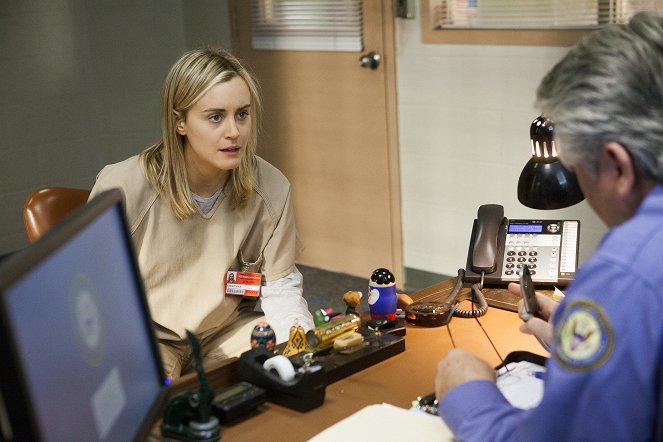 Orange Is the New Black - Blood Donut - Photos - Taylor Schilling