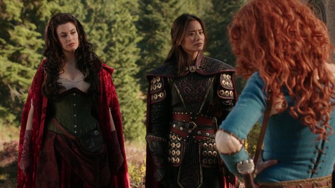 Once Upon a Time - Le Casque de DunBroch - Film - Meghan Ory, Jamie Chung