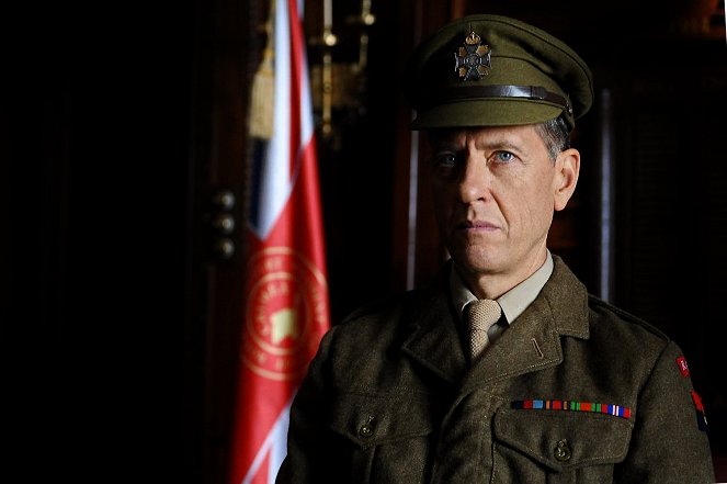 Queen and Country - Van film - Richard E. Grant