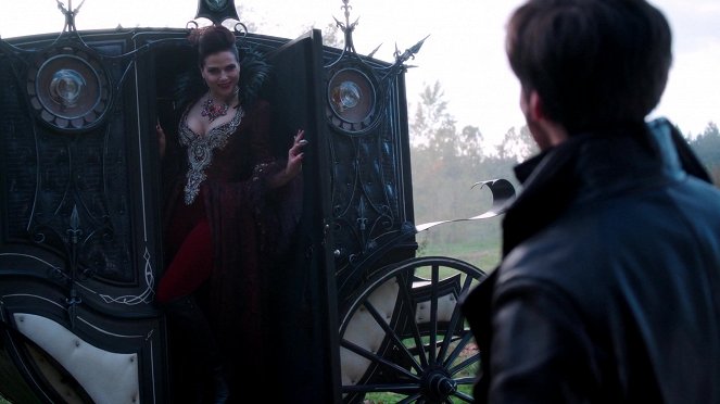 Once Upon a Time - Swan Song - Photos - Lana Parrilla