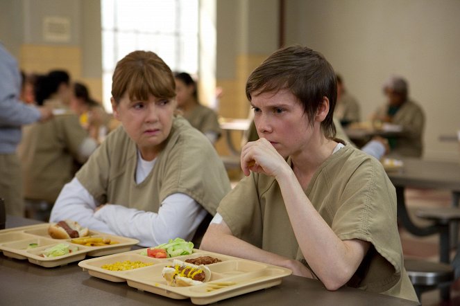 Orange Is the New Black - A Whole Other Hole - Photos - Annie Golden, Abigail Savage