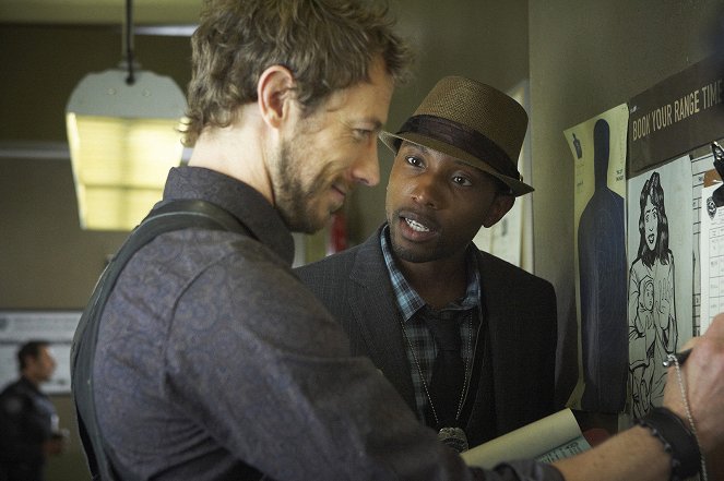 Lost Girl - Where There's a Will, There's a Fae - Photos - Kris Holden-Ried, K.C. Collins