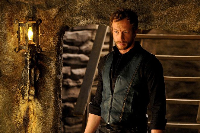 Lost Girl - Fae-Tag - Filmfotos - Kris Holden-Ried