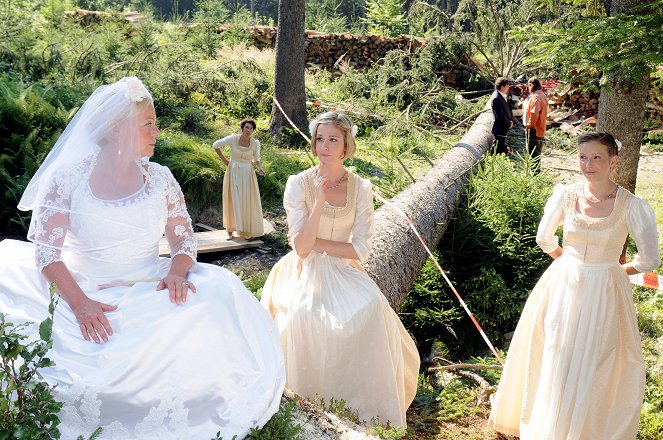 Vier Frauen und ein Todesfall - Season 3 - Baumsterben - Z filmu - Brigitte Kren, Julia Stinshoff, Martina Poel