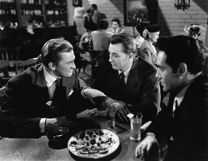 Kísért a múlt - Filmfotók - Kirk Douglas, Robert Mitchum