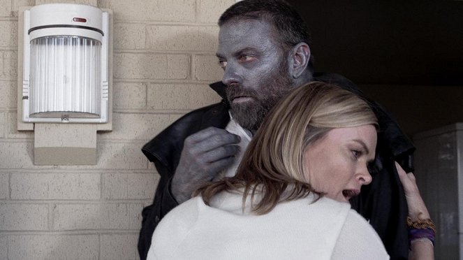 Z Nation - RoZwell - Photos - Keith Allan, Missi Pyle
