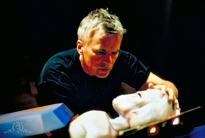 Stargate SG-1 - Season 5 - Revelations - Photos - Richard Dean Anderson