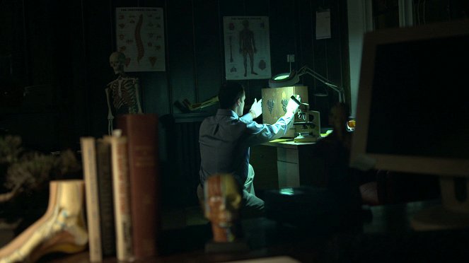 Paranormal Witness - Season 2 - The Dybbuk Box - Photos