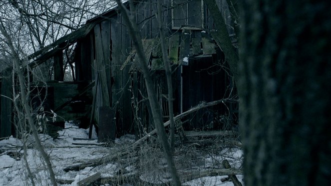 Paranormal Witness - Season 3 - The Curse of the Lonergan Farm - Van film
