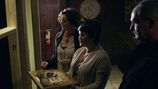 Paranormal Witness - Season 3 - Dining with the Dead - Photos