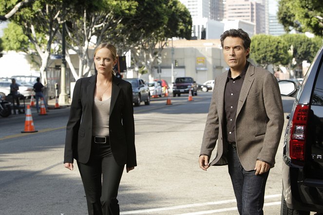 Eleventh Hour - Containment - Photos - Marley Shelton, Rufus Sewell