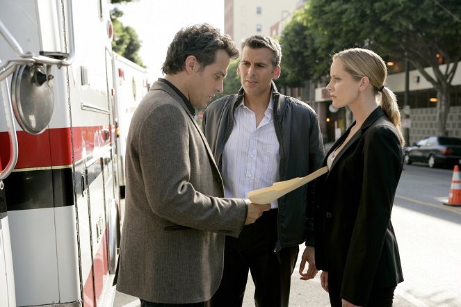 Eleventh Hour - Containment - Filmfotos - Rufus Sewell, Marley Shelton