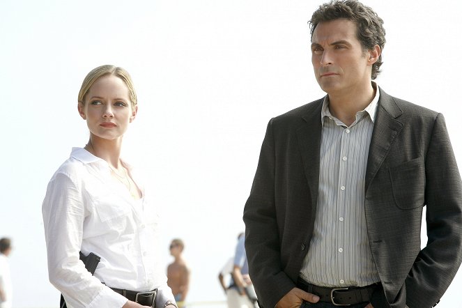 Eleventh Hour - Frozen - Photos - Marley Shelton, Rufus Sewell