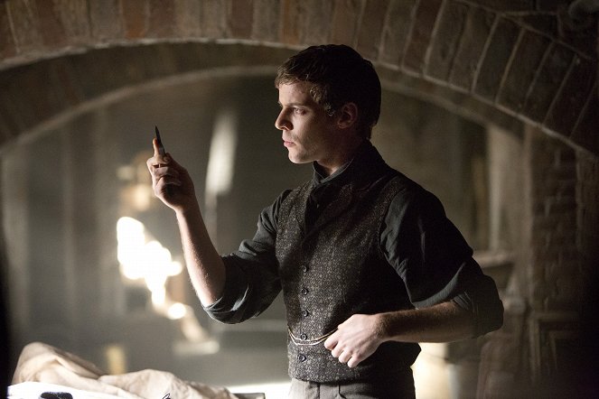 Penny Dreadful - What Death Can Join Together - Photos - Harry Treadaway