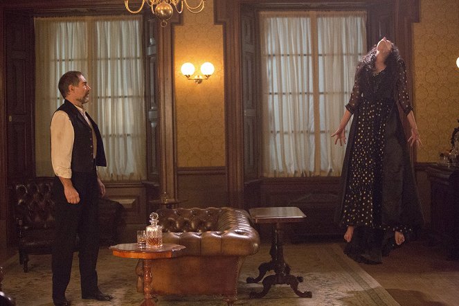 Penny Dreadful - What Death Can Join Together - Photos - Timothy Dalton, Eva Green