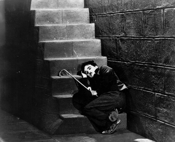Lichter der Großstadt - Filmfotos - Charlie Chaplin
