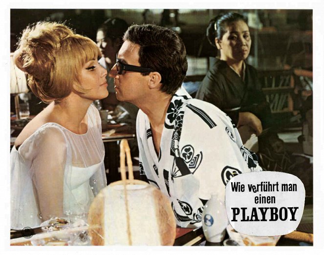 How to Seduce a Playboy - Lobby Cards