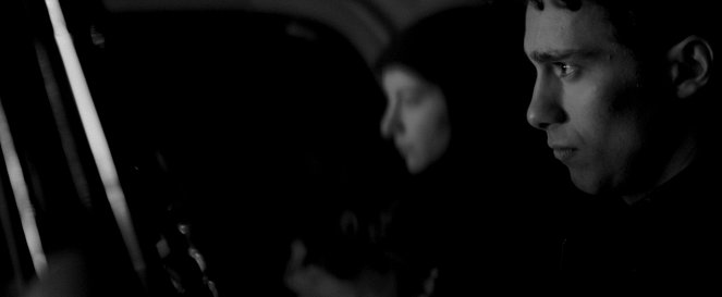 A Girl Walks Home Alone at Night - Van film