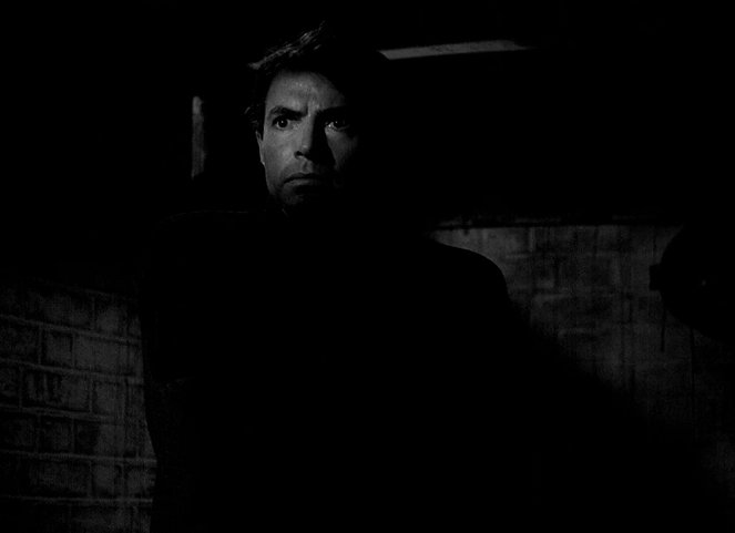 Larga es la noche - De la película - James Mason