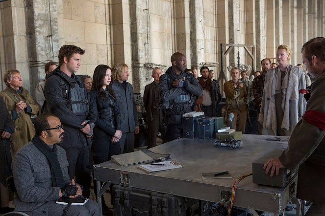 The Hunger Games: Mockingjay - Part 2 - Van film - Jeffrey Wright, Liam Hemsworth, Jennifer Lawrence, Woody Harrelson, Mahershala Ali, Gwendoline Christie