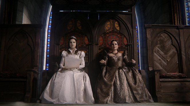 Once Upon a Time - Labor of Love - Photos - Bailee Madison, Lana Parrilla