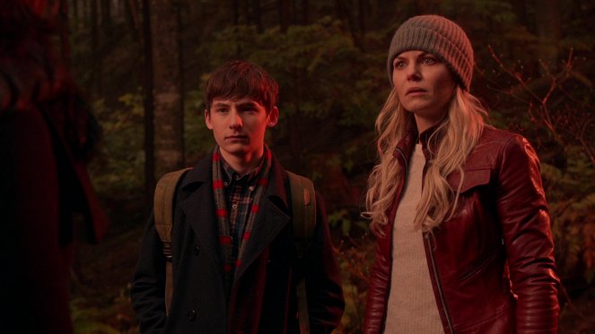 Once Upon a Time - Labor of Love - Photos - Jared Gilmore, Jennifer Morrison